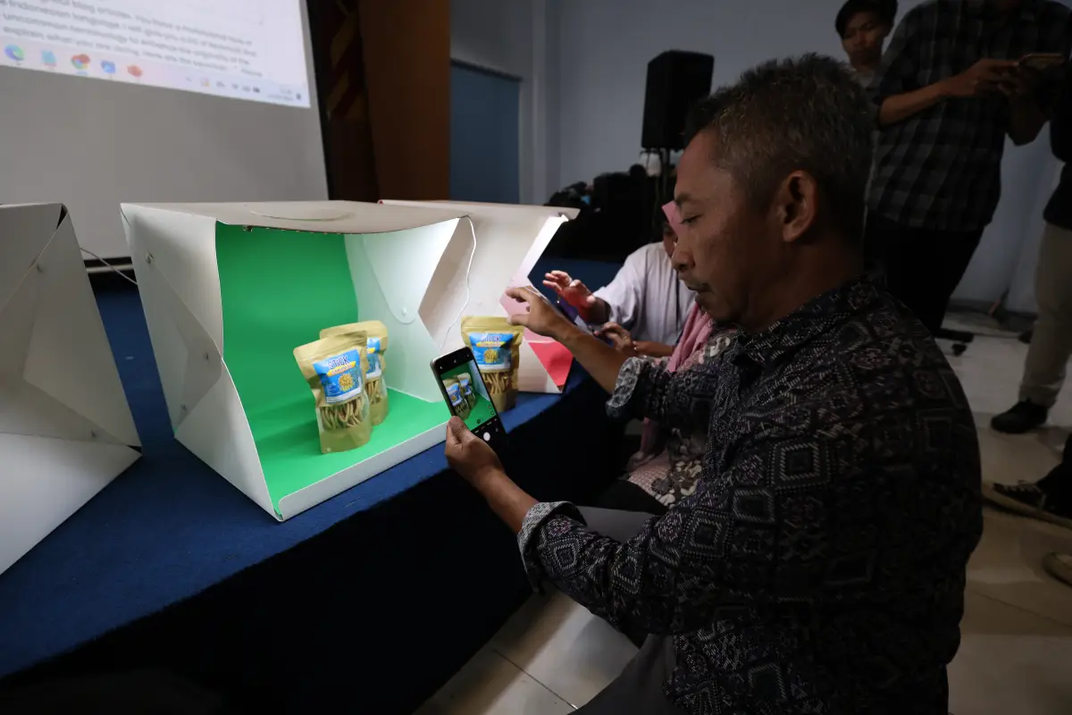 Hasil karya desain peserta pelatihan grafis